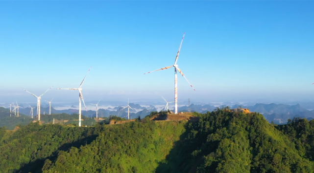 主播带你游崇左天等白云之上风车之下