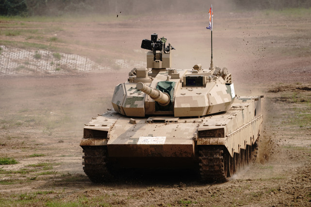 彩虹4秀航拍中国航展迎来专业观众日