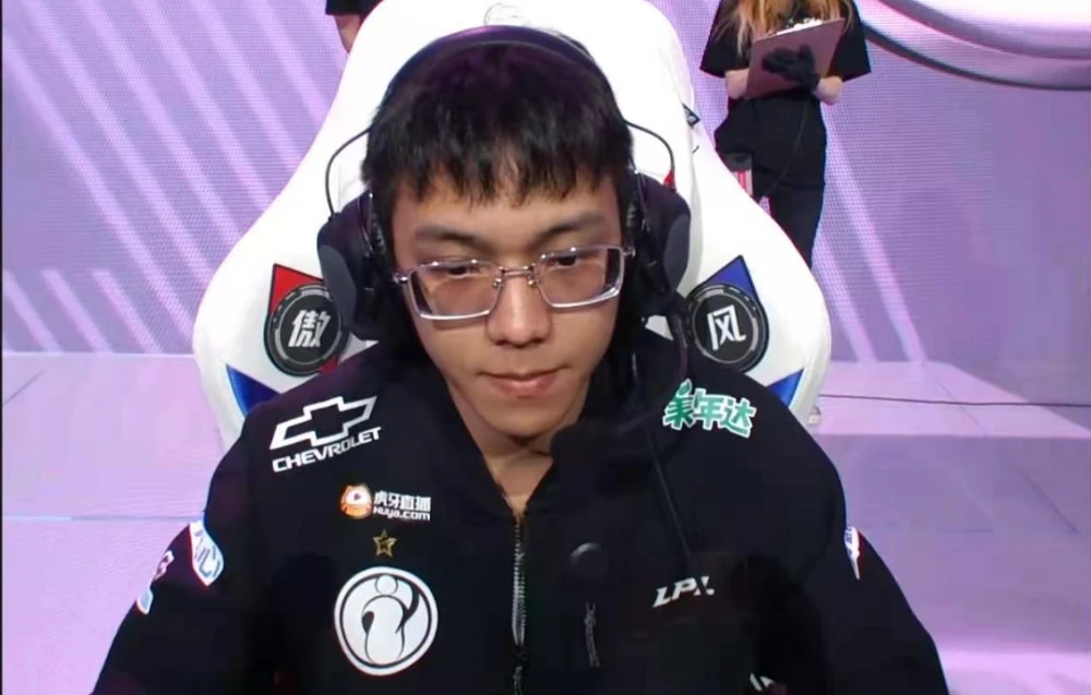 lolwink新女友曾是rng下路前任现被调侃挖墙脚换theshy来全谈了