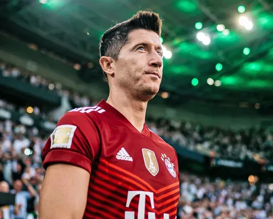 莱万专访小国球员得走更艰难的路我的冠军征程还在继续