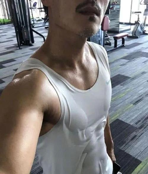 黄小蕾被杜淳追求被大张伟拒绝一顿饭被富豪看中娶回家