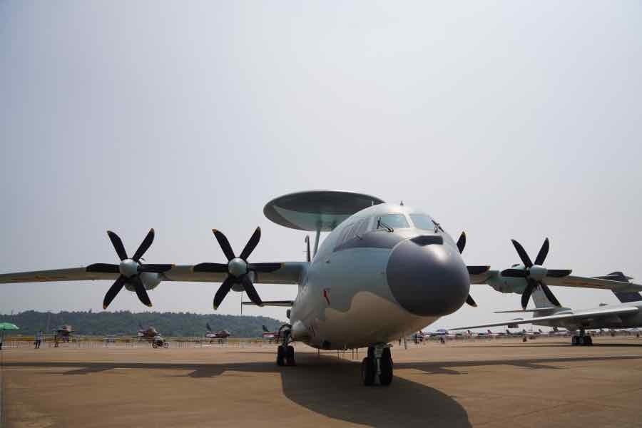 "陆海空天电"装备汇聚一堂 航展高精尖展品让人应接不暇_腾讯新闻