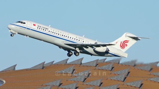 两年来六架arj21退出成都航空