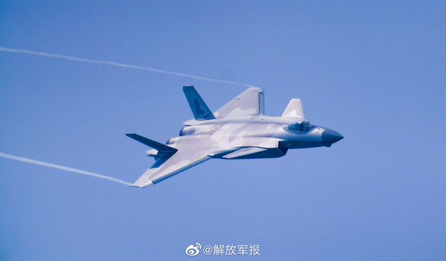 歼20高清大片帅出天际