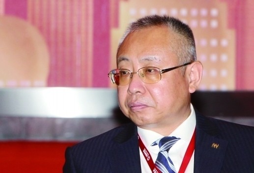 上海证券报创刊30周年座谈会浦发银行副行长崔炳文共同为金融业稳健