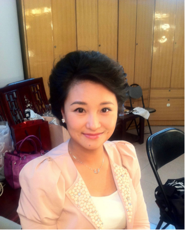 贾丹:放弃上大学,供养贾玲9年,贾玲成名后回报她两房一车!_腾讯新闻