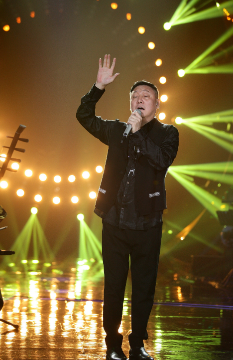 但随着《我是歌手第二季》的播出,韩磊凭借憨厚可爱的形象和老艺术家