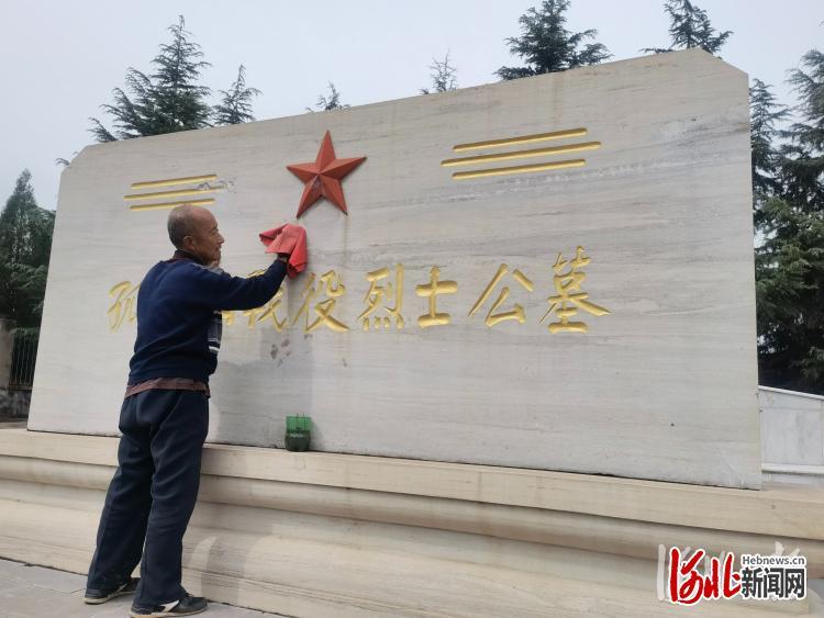 在我国第八个烈士纪念日到来之际,记者赶到柏林寨上村,在孤的山战役