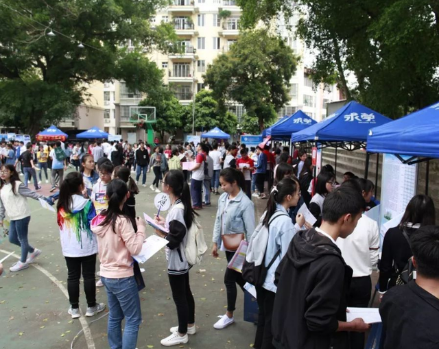 广西北海外贸学院和南宁海桂旅游学院,值得注意的是西江联合大学(仿冒