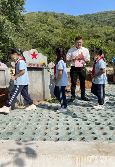 活动中,铁山区人民检察院第二检察部干警排查发现曹善杞,曹盛英等烈士