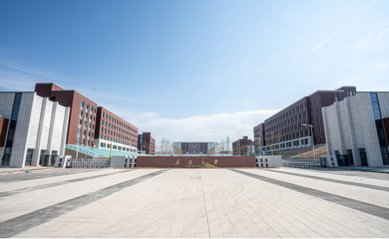 新校区的启用是河马泉新区继新疆医科大学河马泉校区启用后有一所启用