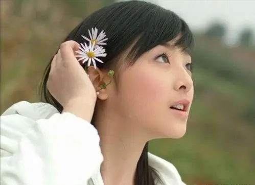 甜妹鼻祖张含韵的涅盘史她的故事比你想得更精彩