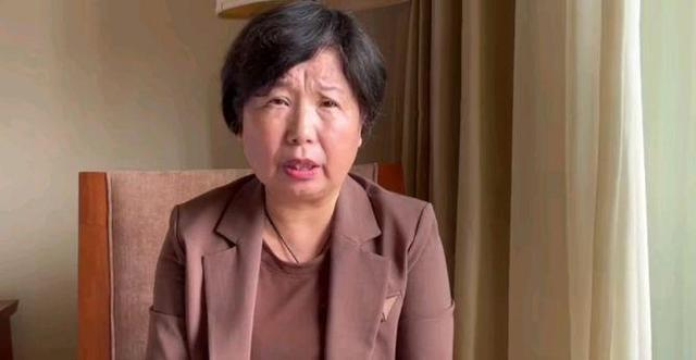 女儿又是那样,她自己也有病,还有觊觎她财产的女婿和儿媳,杜新枝已经
