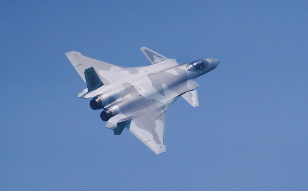 歼20高清大片帅出天际