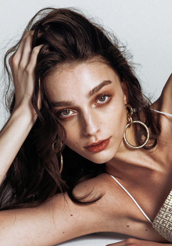 180cm"巴西蛇系美人"爆红,凸嘴也能这么好看?网友:高级美!_腾讯新闻