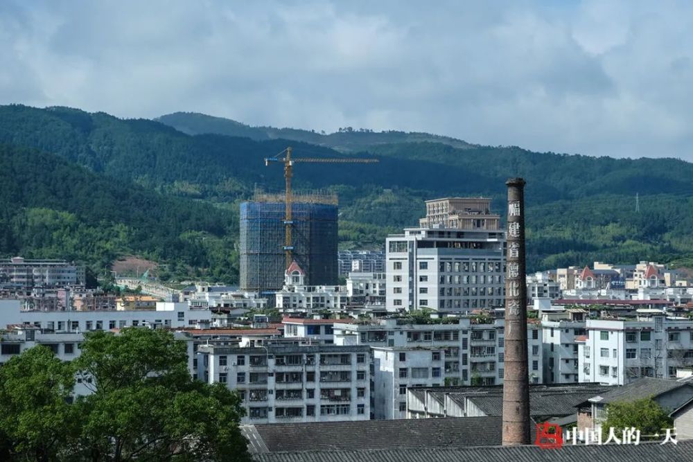 福建德化陶瓷厂外景.