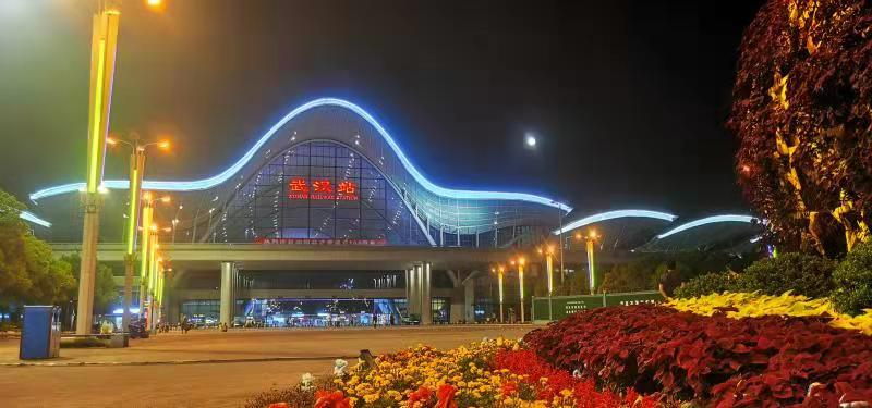 武汉站生态绿与中国红在这里交相辉映