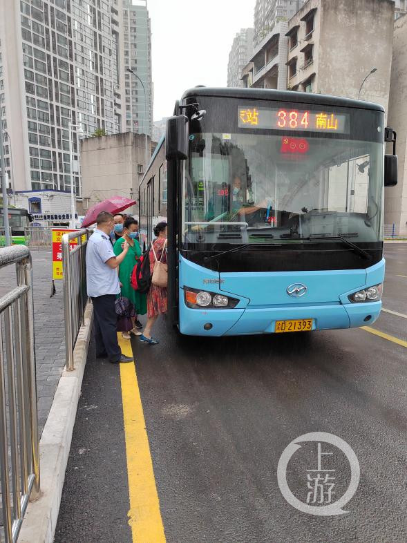 南山植物园等景区将迎来游客高峰重庆公交调集公交车辆支援384路线