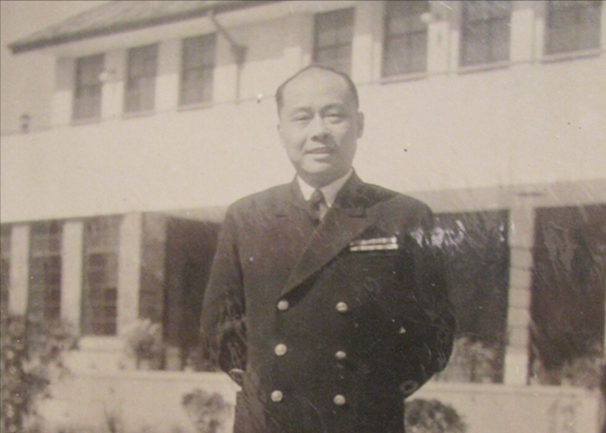 桂永清前脚刚发怒声称要与海军共存亡后脚坐着汽车就往机场跑