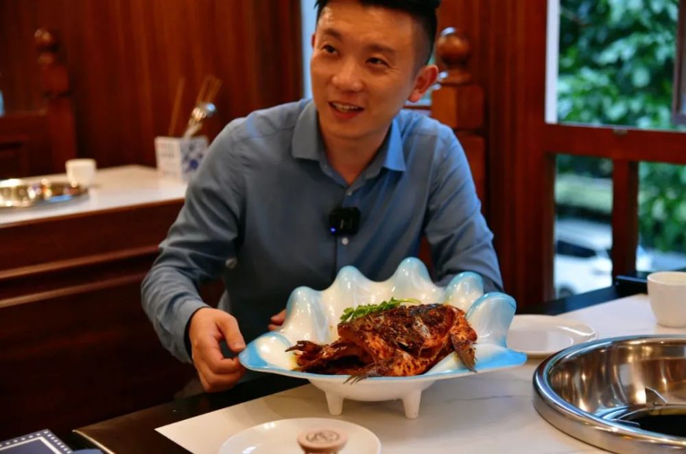 谭长安谭鱼头成都太古里店今日试营业啦