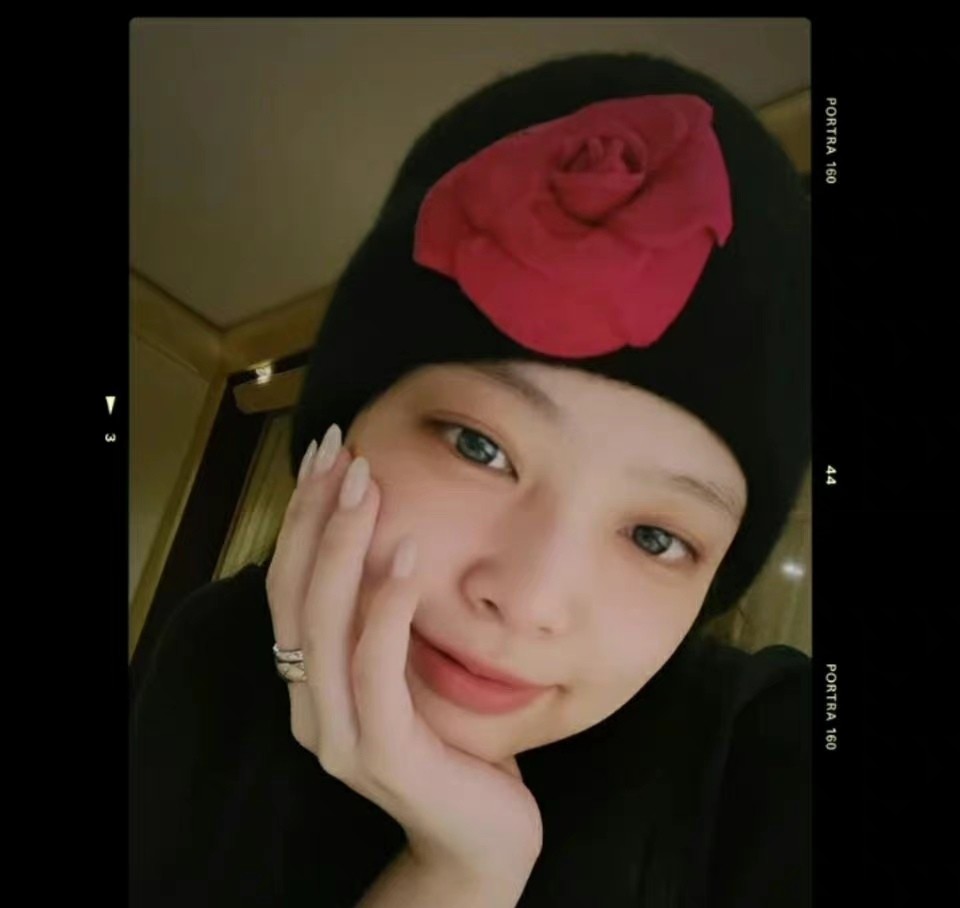 jennie素颜生图曝光脸小皮肤好之前被喷长相现在看如何