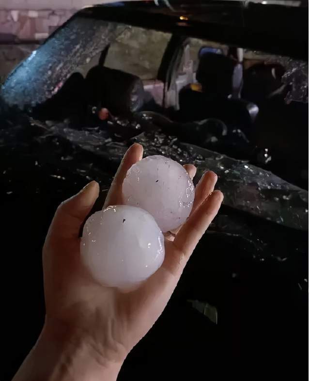 大连遭遇强降雨 冰雹!车被砸了能理赔吗