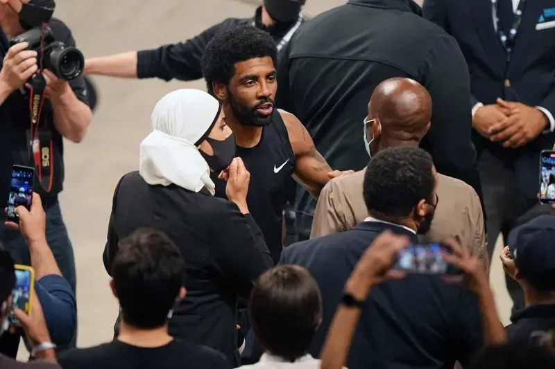 卡里姆·阿卜杜勒·贾巴尔 在欧文的带领下，反疫苗者在NBA健康协议问题上的言论已经越界了