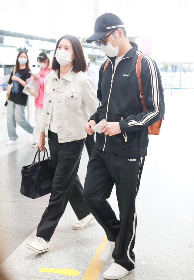 沫子直播間變相親現場，粉絲直接見面領結婚證，沫子：證是真的假的英語老師治差