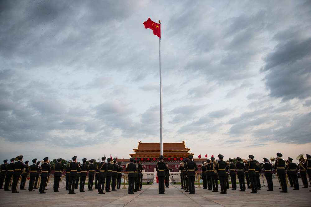 社会国庆升旗仪式在天安门广场举行