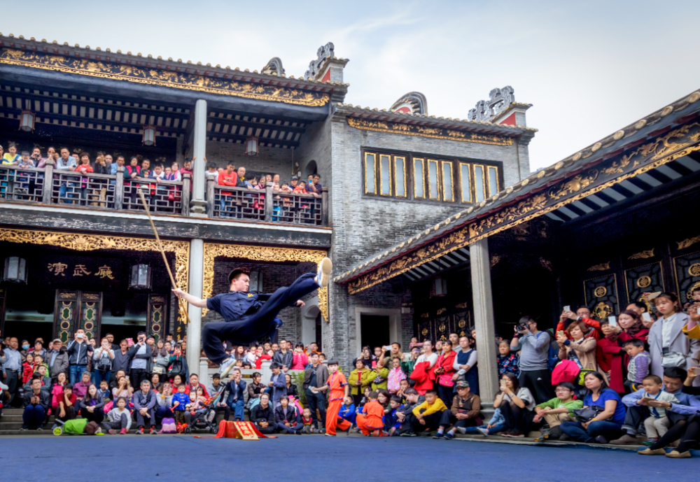 图/姚泽林 民俗文化多姿多彩: 逛花街,行通济,看秋色…… 佛山秋色.