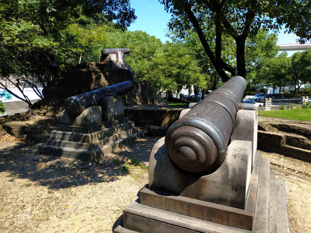 镇海口海防遗址游客触摸历史脉搏感慨宁波发展