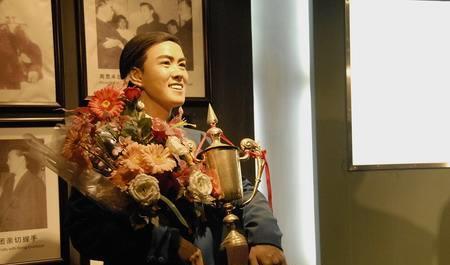 容国团:我国首个世界冠军,31岁上吊自杀,留下10个字遗书_腾讯新闻