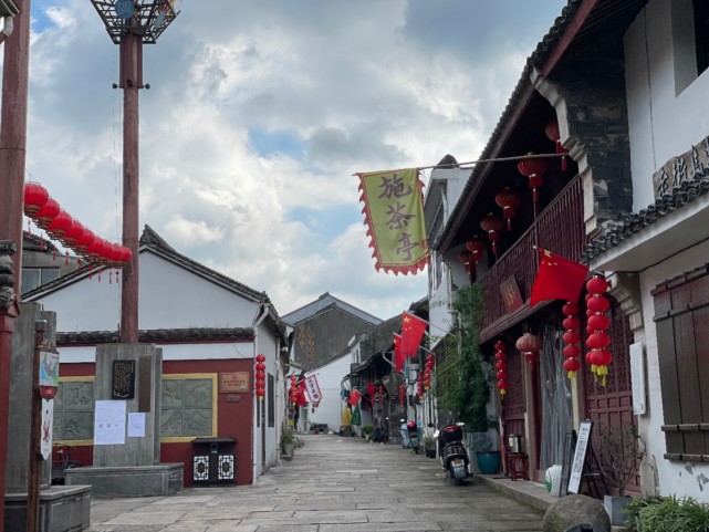 打卡精特亮天童老街两条精品线路交汇传统美食尝不尽