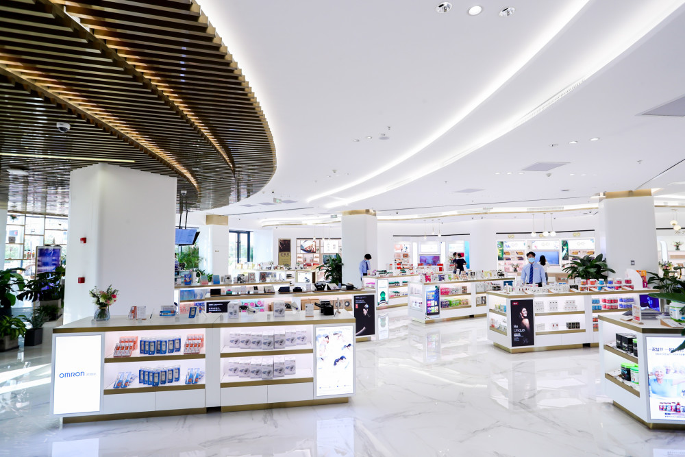 焕彩升级礼享华诞国药集团旗下三亚中服免税新形象亮相