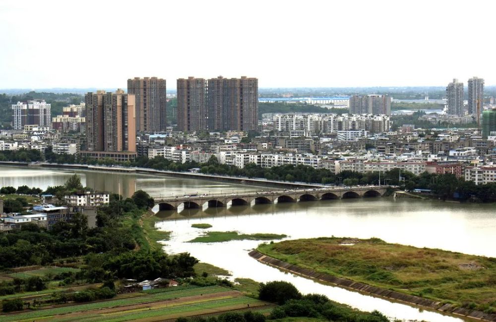 北河大橋北河諸橋連接川鍋路,金樂路和金堂大道盤龍寺大橋和學府大道