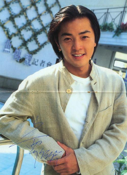 27岁郑伊健24岁钟丽缇21岁金城武3人合作的这部电影不简单