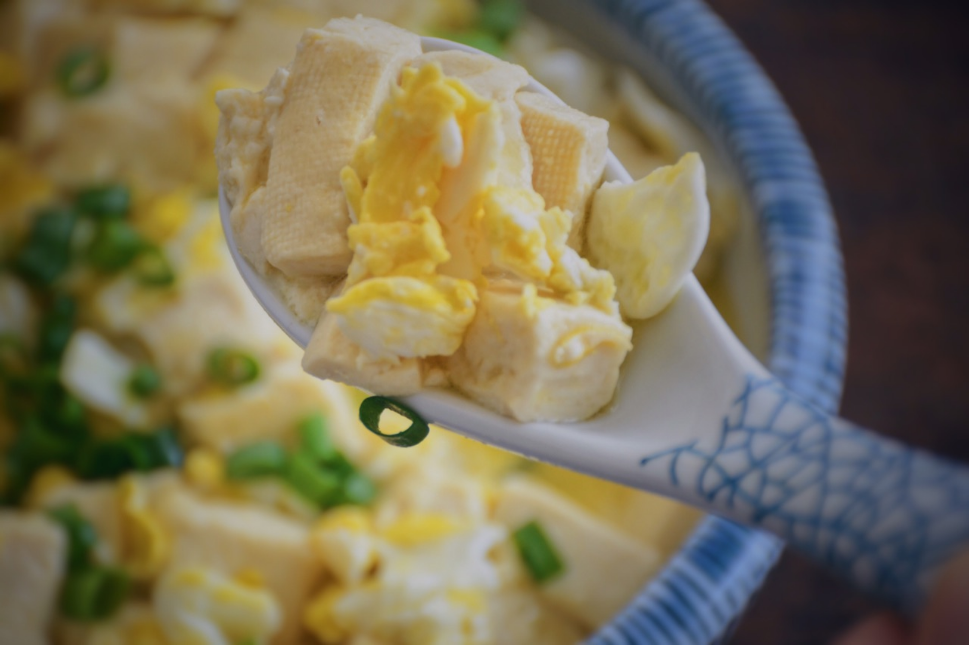 簡單好吃的雞蛋燉豆腐烹飪簡單鮮香營養孩子愛吃的家常美味