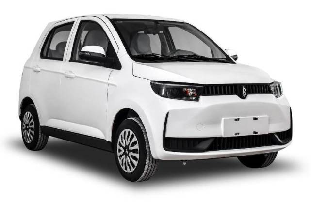 金宇20周年庆国庆车聚惠金彭凌宝献礼迎国庆