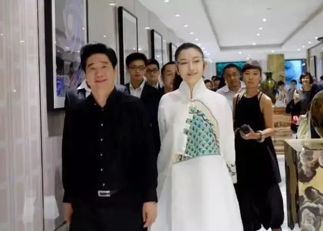 富安娜老板离婚,老板娘持股10亿元,90年代初从南京来深圳追梦