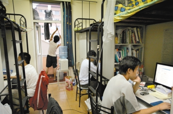 河南一大学试行"男女混住",女方家长表示担心