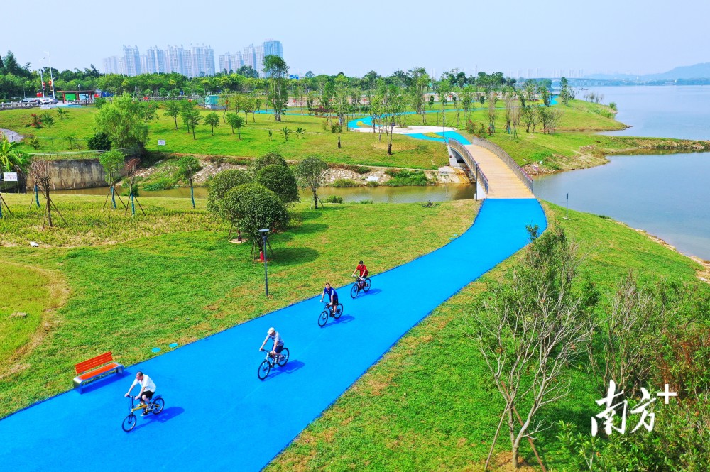 滩涂变公园国庆首日清远北江南岸公园全段贯通