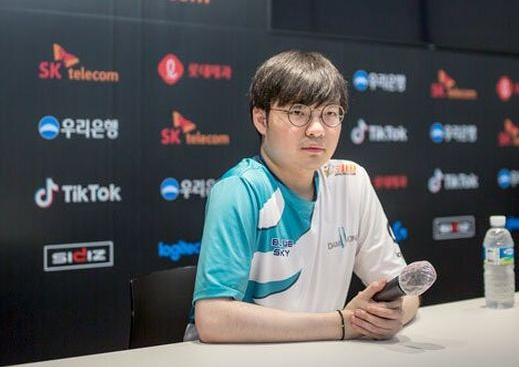 beryl开始"冥想训练"?到冰岛只打了11场排位,网友:感谢原神