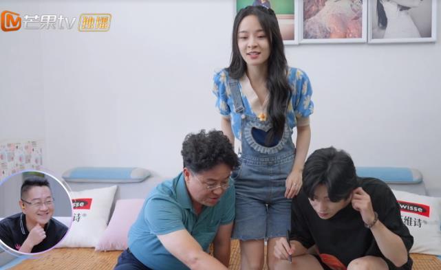 李莎旻子家小没电梯妈妈给樊凯杰红包爸爸担心你抛弃我女儿