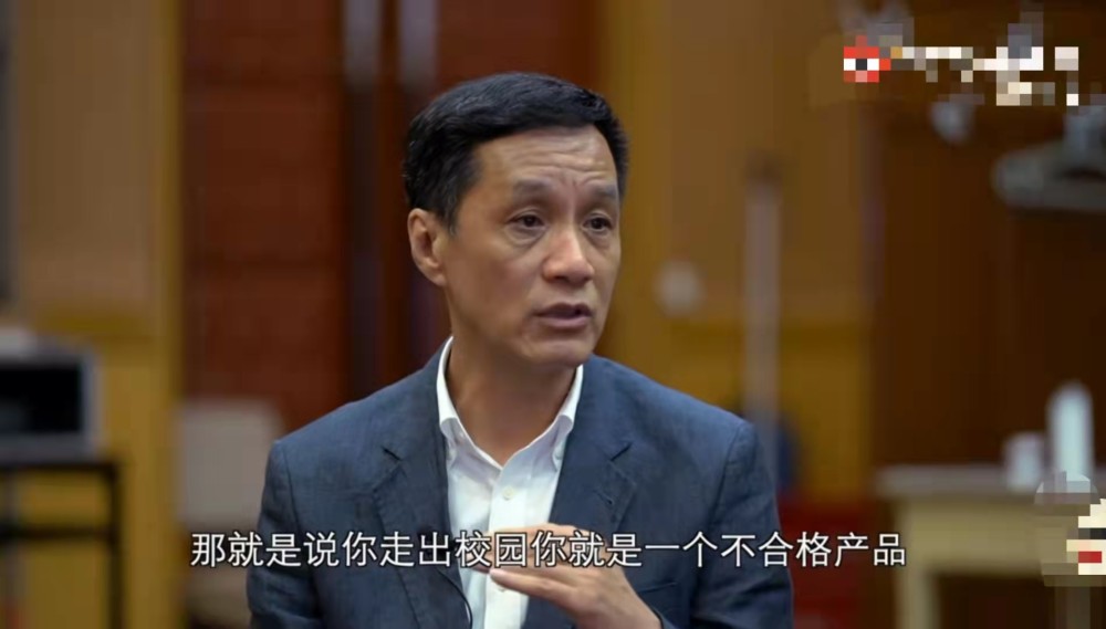 冯远征谈娱乐圈现状：痛批学生为拍戏弃学，称流量艺人如社会泡沫