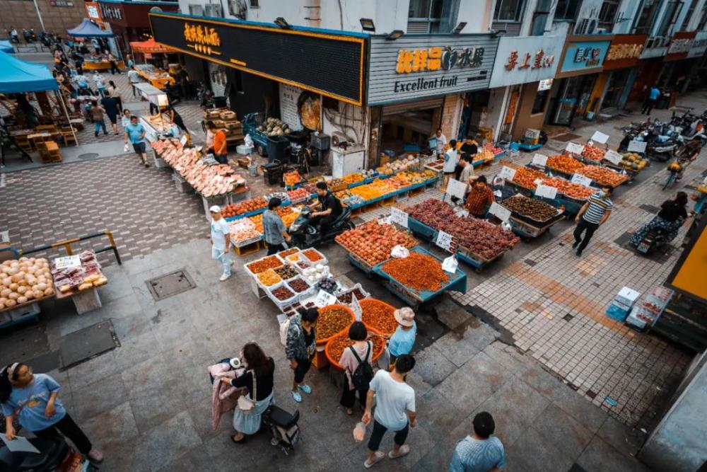 南京旅游:今天的同曦夜市,又在和谁道晚安?