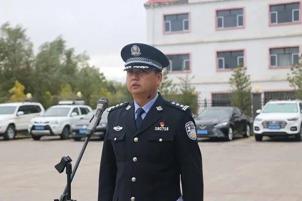 吉木乃县公安局举行"迎国庆,庆十一"升国旗仪式