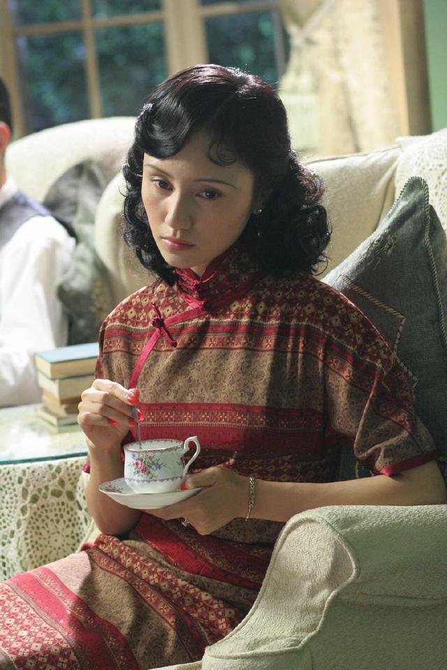 袁泉才是真正气质美人穿旗袍有一种独特韵味把优雅刻在骨子里