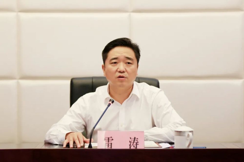 10月1日,四川省,宜宾市相继召开疫情防控和安全工作视频调度会,就疫情