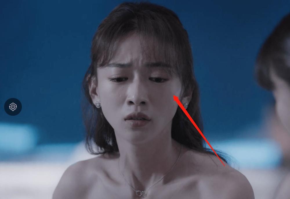 吴谨言新剧哭戏穿帮,泪痕一秒消失,挤不出眼泪干嚎演技遭群嘲
