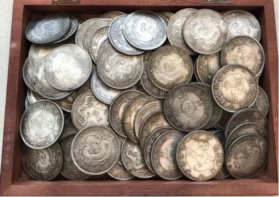 遵义会议开会地址是在国军师长豪华公馆这里还搜出了两万大洋